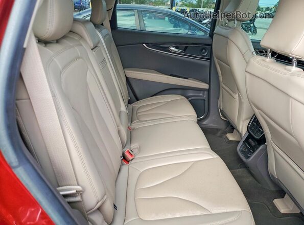 2LMPJ6K99MBL09092 2021 LINCOLN NAUTILUS Red უკანა სალონის ხედი