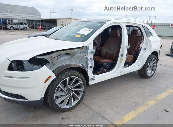 2LMPJ8KP0NBL26844 2022 LINCOLN NAUTILUS White 