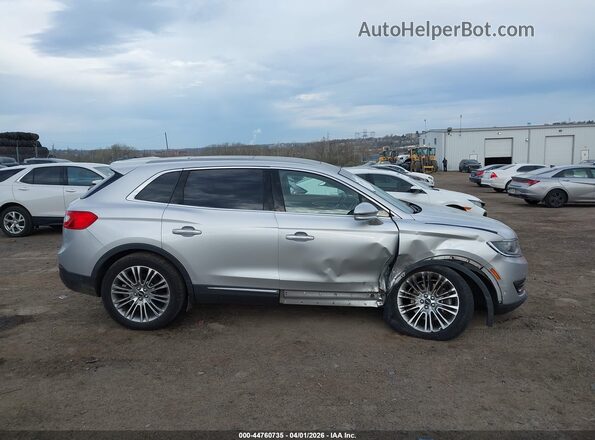 2LMPJ8LR1HBL33810 2017 LINCOLN MKX Silver Rear interior view