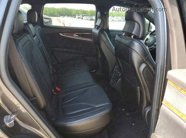 2LMPJ8LR5HBL11504 2017 LINCOLN MKX Gray Vista interior trasera