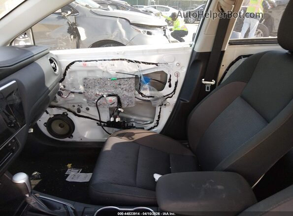 2T1BURHE2JC014135 2018 TOYOTA LL White Vista interior delantera