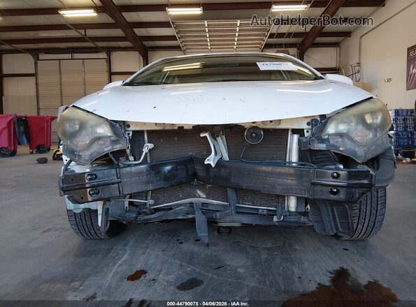 2T1BURHE4GC482974 2016 TOYOTA LL White Вид задньої частини салону
