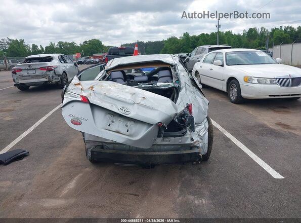 2T1BURHE4JC031583 2018 TOYOTA LL Silver 