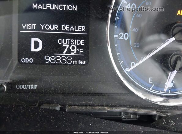 2T1BURHE4JC031583 2018 TOYOTA LL Silver 