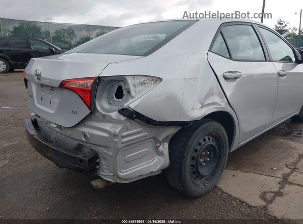 2T1BURHE8JC983602 2018 TOYOTA LL Серебряный Вид спереди