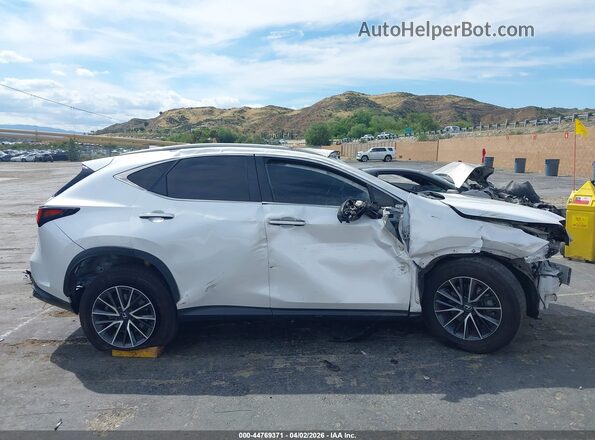 2T2AGCEZ0RC047133 2024 LEXUS NX 350 White Rear interior view