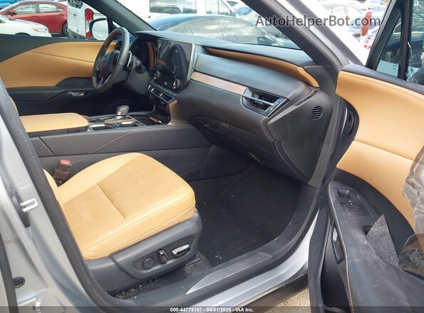 2T2BAMBA6PC011518 2023 LEXUS RX 350 Silver Front interior view