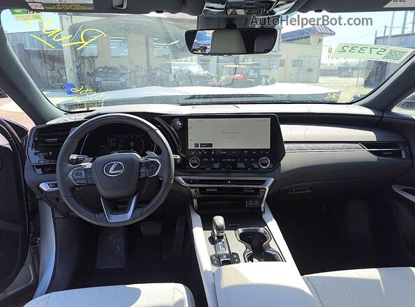 2T2BAMCA3RC078689 2024 LEXUS RX Silver ხელსაწყოთა პანელის ხედი