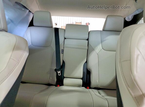 2T2BAMCA6RC083496 2024 LEXUS RX Silver Widok tylnych siedzeń