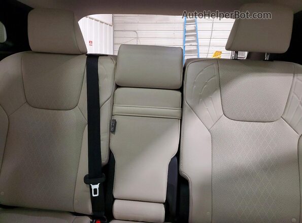 2T2BBMCA3SC087475 2025 LEXUS RX White Rear seats view