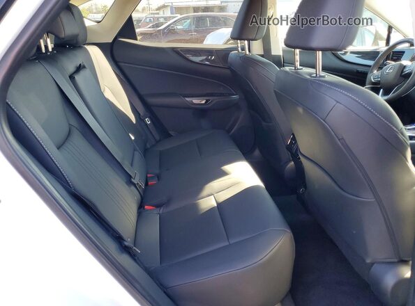 2T2GGCEZ5TC102144 2026 LEXUS NX White Вид задньої частини салону