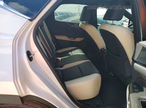 2T2GGCEZ9NC012076 2022 LEXUS NX White Widok wnętrza z tyłu