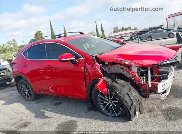 2T2GKCEZXPC015635 2023 LEXUS NX 350H Red Widok wnętrza z tyłu