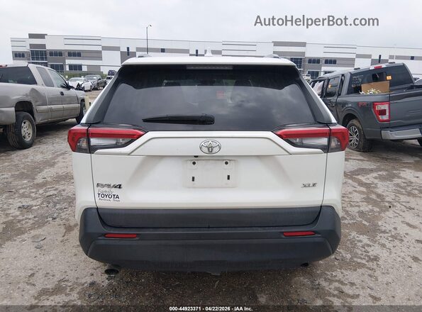 2T3C1RFV2MW112429 2021 TOYOTA LE White 