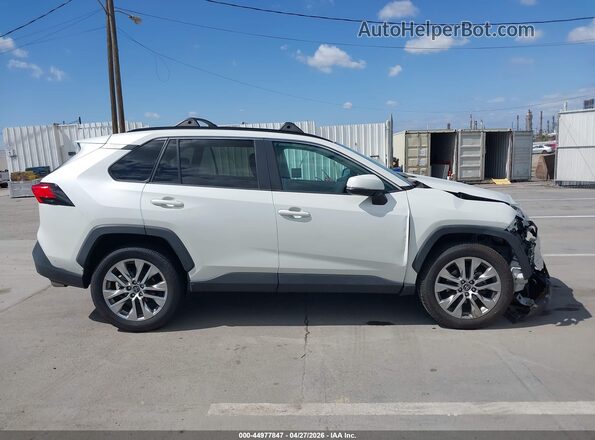 2T3C1RFV2MW113385 2021 TOYOTA LE Белый Вид задней части салона