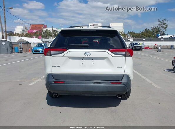 2T3C1RFV2MW113385 2021 TOYOTA LE Белый 