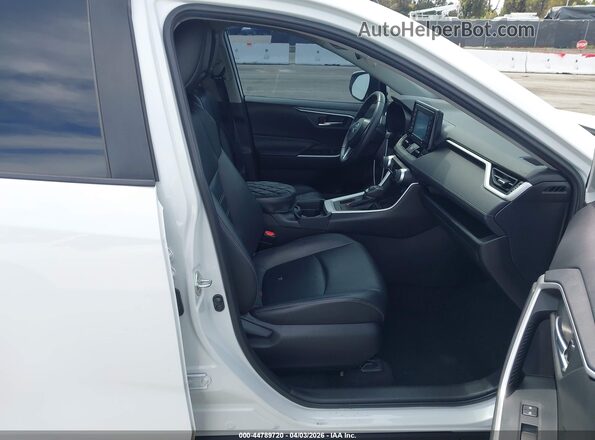 2T3C1RFV7LW076106 2020 TOYOTA LE White Front interior view