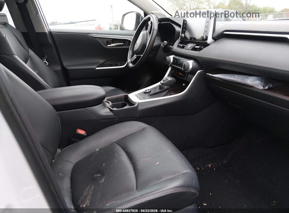 2T3DWRFV9LW056008 2020 TOYOTA LIMITED White Front interior view