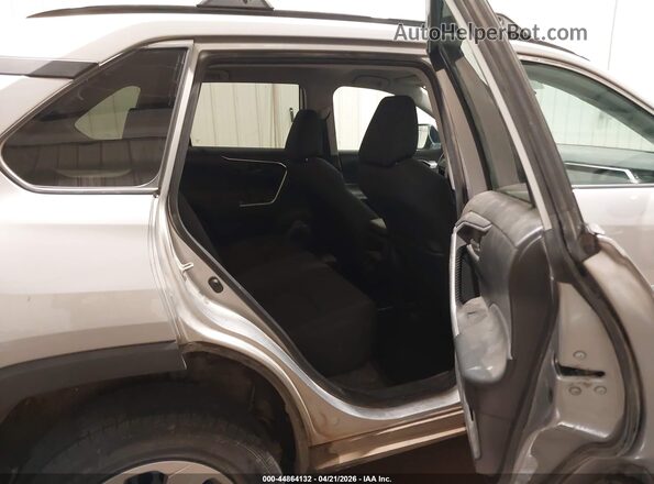 2T3F1RFV3LW138727 2020 TOYOTA LE Silver VIN კოდის სტიკერის ხედი