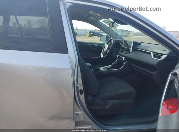 2T3G1RFV2PC338655 2023 TOYOTA LE Silver Սալոնի դիմացի տեսք