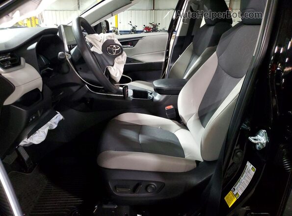 2T3P1RFV0SC580420 2025 TOYOTA LE Черный Вид салона спереди