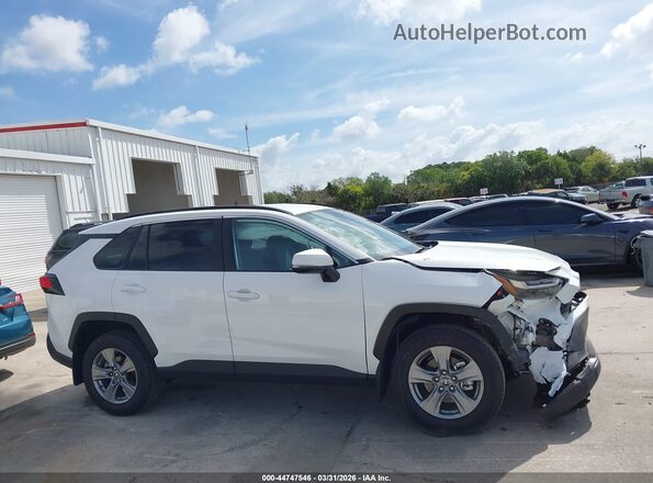 2T3P1RFV0SC581115 2025 TOYOTA LE White Вид задньої частини салону