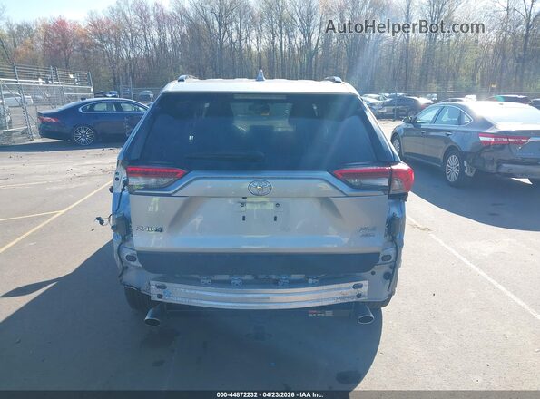 2T3P1RFV2MC171046 2021 TOYOTA LE Silver 