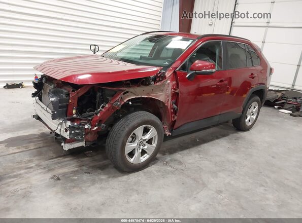 2T3P1RFV2MW241823 2021 TOYOTA LE Red Առջևի ձախ երեք քառորդ տեսարան