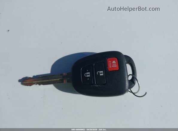 2T3RFREV6JW806310 2018 TOYOTA LE White Вид панелі приладів