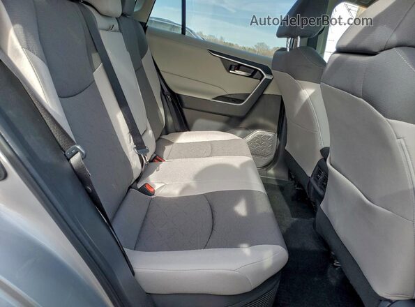 2T3RWRFV4SW267783 2025 TOYOTA LE Silver Սալոնի հետևի տեսք