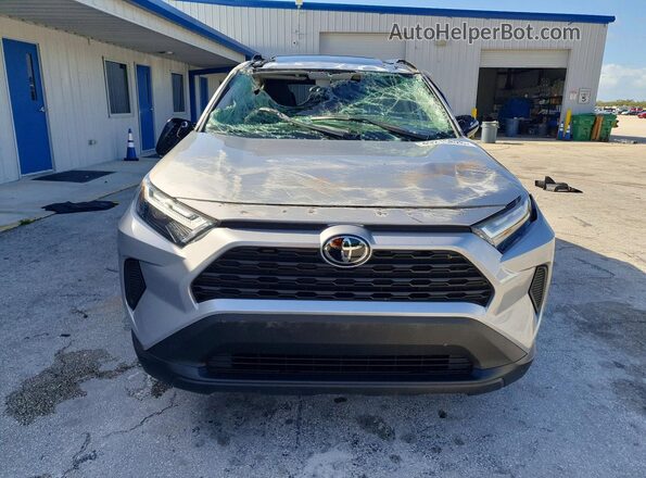 2T3W1RFV0RC295836 2024 TOYOTA LE Silver წინა ხედი