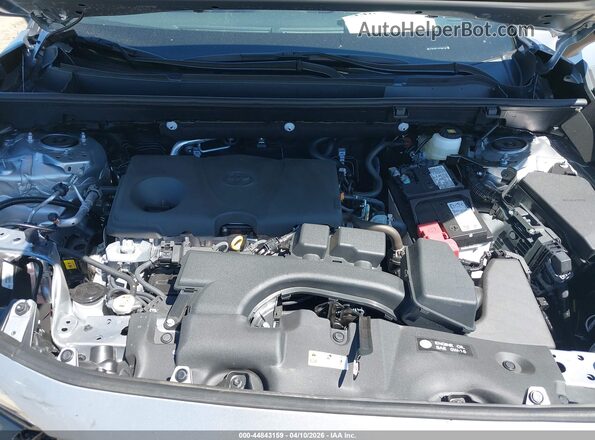 2T3W1RFV4SC359107 2025 TOYOTA LE Silver Հետևի տեսք