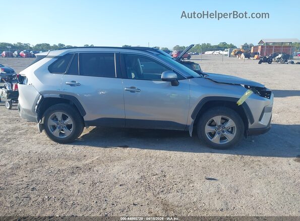 2T3W1RFV8RC259604 2024 TOYOTA LE Silver Սալոնի հետևի տեսք