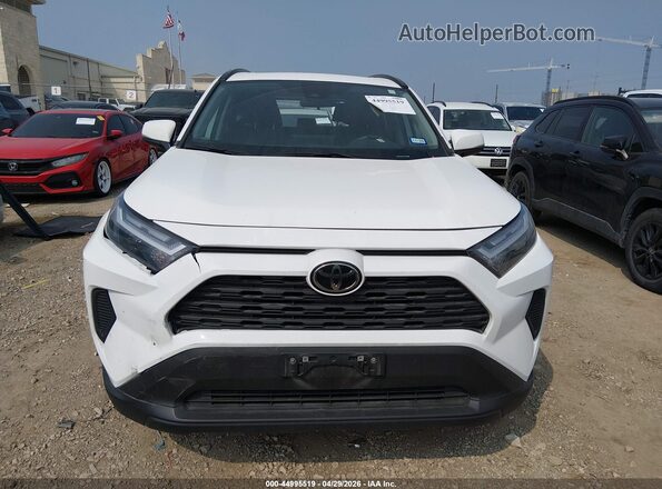 2T3W1RFV8RW355599 2024 TOYOTA LE White Vista interior trasera