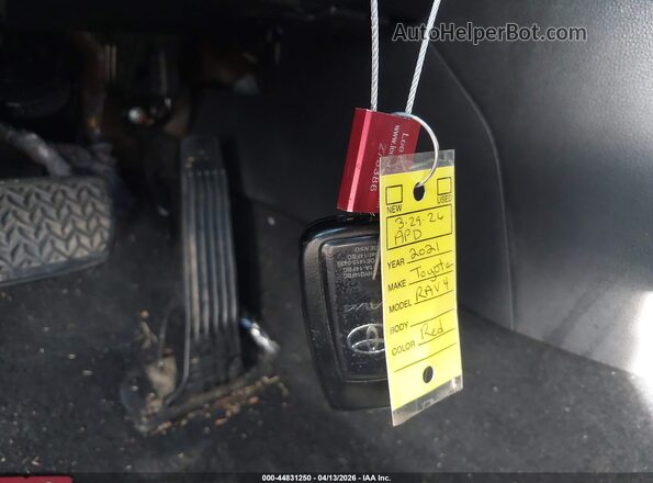 2T3W1RFVXMW124325 2021 TOYOTA LE Red Вид панелі приладів