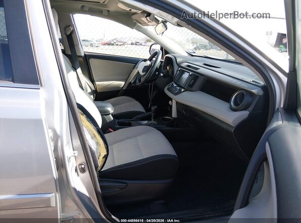 2T3WFREV6JW418075 2018 TOYOTA LE Серебряный 