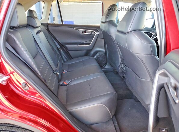 2T3Y1RFV1SW387194 2025 TOYOTA LIMITED Red Widok wnętrza z tyłu