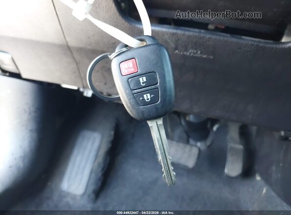 2T3ZFREV7HW365121 2017 TOYOTA LE Maroon Widok deski rozdzielczej
