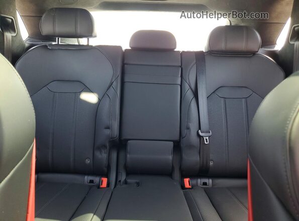 SJAA72ZV2RC024999 2024 BENTLY BENTAYGA Black Вид задньої частини салону