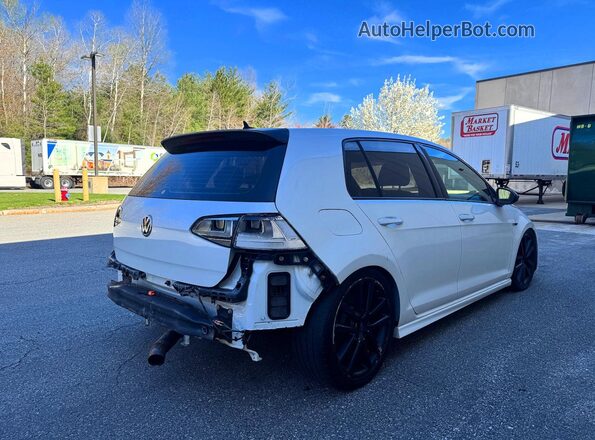 WVWUF7AU2GW081911 2016 VOLKSWAGEN GOLF Белый Вид спереди