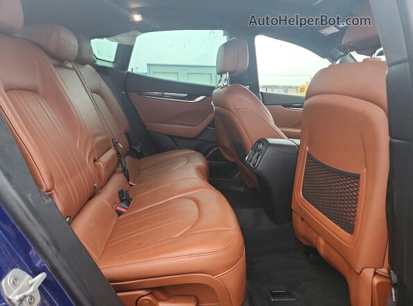 ZN661XUA1JX270526 2018 MASERATI LEVANTE Blue Widok wnętrza z tyłu