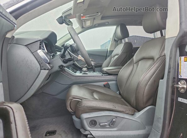 WA1CVAF18KD005912 2019 AUDI Q8 Black Dashboard view