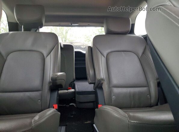 KM8SRDHF5GU158640 2016 HYUNDAI SANTA FE Silver Widok tylnych siedzeń