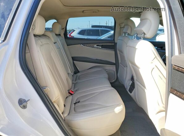2LMPJ6K93KBL24815 2019 LINCOLN NAUTILUS White 