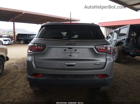 3C4NJCBB1HT671081 2017 JEEP NEW COMPASS Silver 