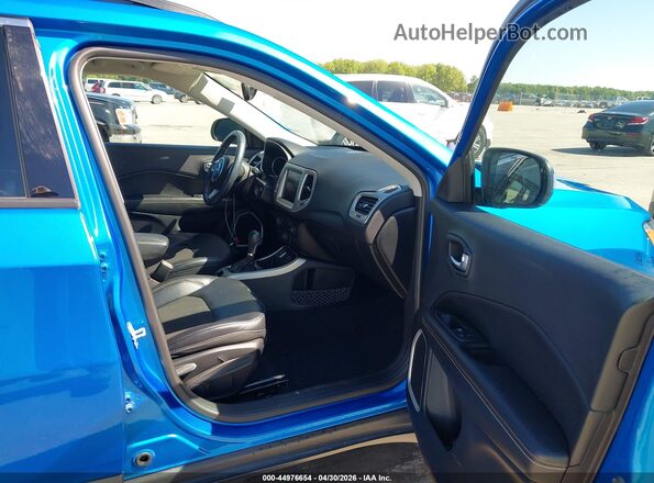 3C4NJCBB3HT652676 2017 JEEP NEW COMPASS Blue Вид салону спереду
