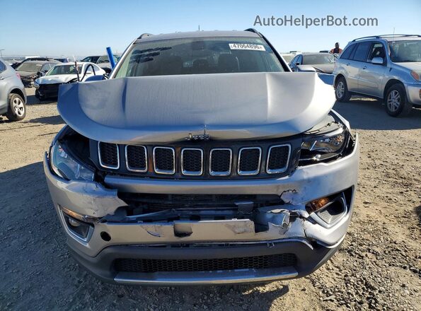 3C4NJCCB8LT152620 2020 JEEP COMPASS Silver Widok z przodu