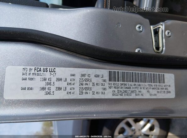3C4NJDAB2JT100972 2018 JEEP COMPASS Silver Vista del compartimento del motor