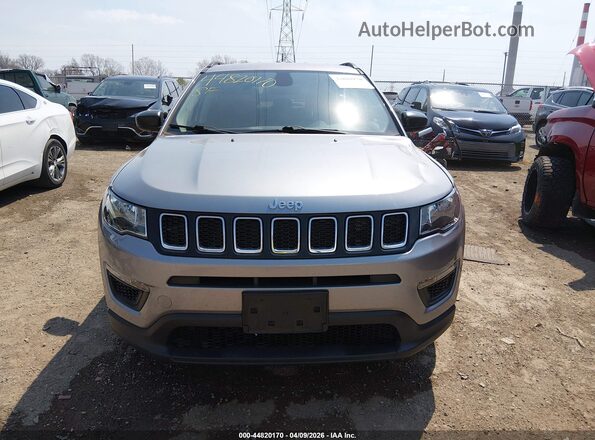 3C4NJDAB2JT100972 2018 JEEP COMPASS Silver Vista del cuadro de instrumentos