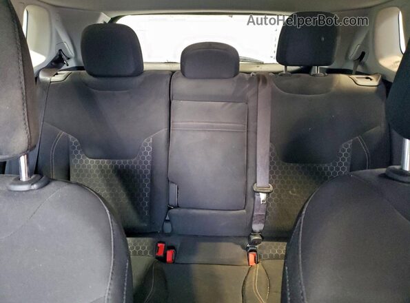 3C4NJDAB4LT116173 2020 JEEP COMPASS White Widok tylnych siedzeń